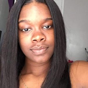 Meet your Posher, Briana